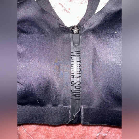 Victoria’s Secret Black Sports Bra - Picture 2 of 5